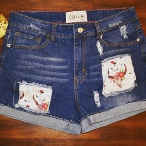 Plus size Steer skull Jean shorts